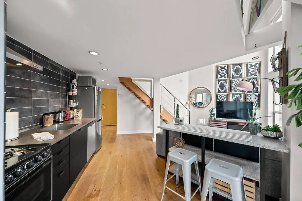 Beautiful Downtown Loft With Full Kitchen Lejlighed Vancouver